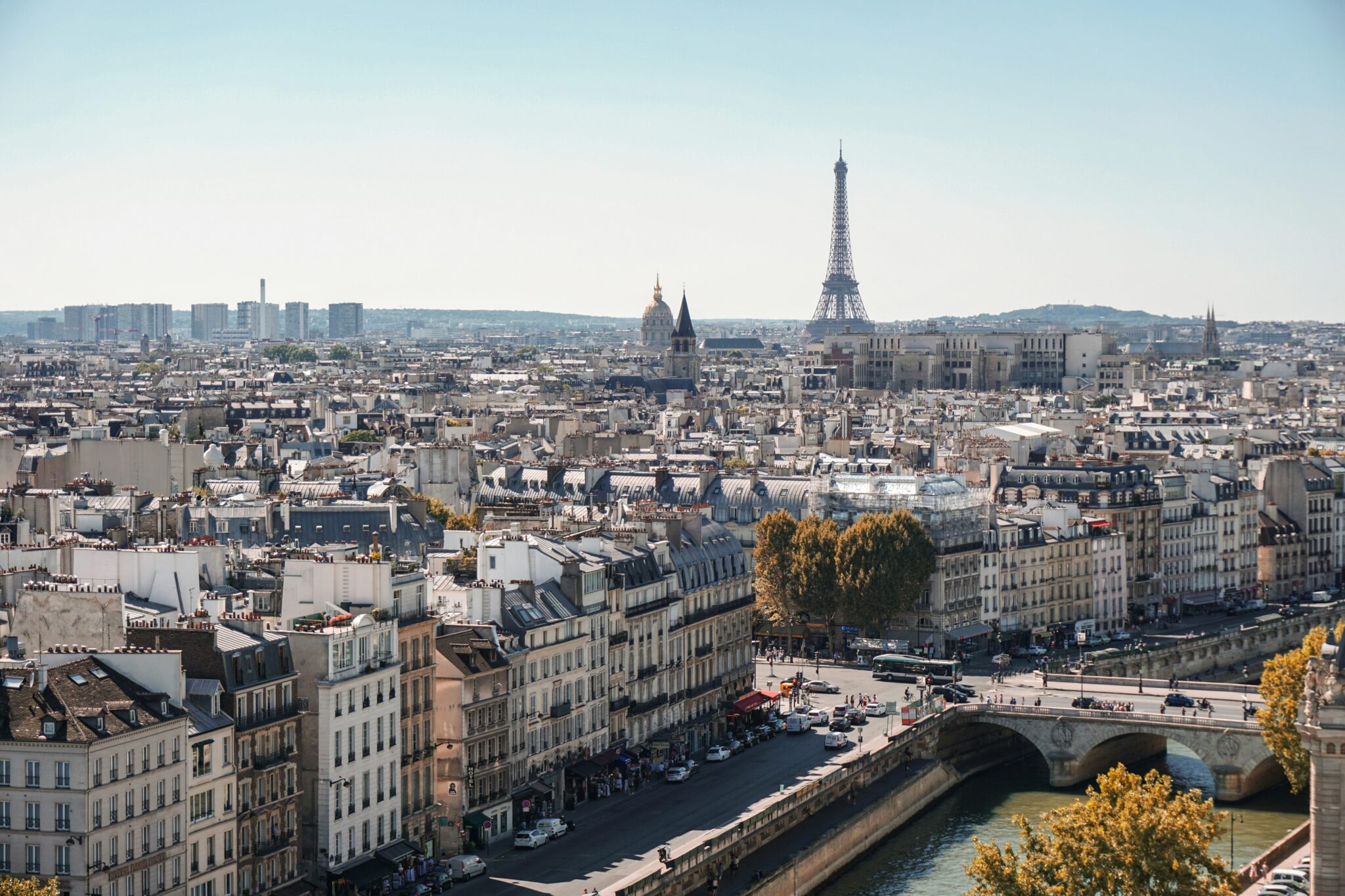 Paris, a Cidade Luz: Um Destino Cultural e Romântico Imperdível