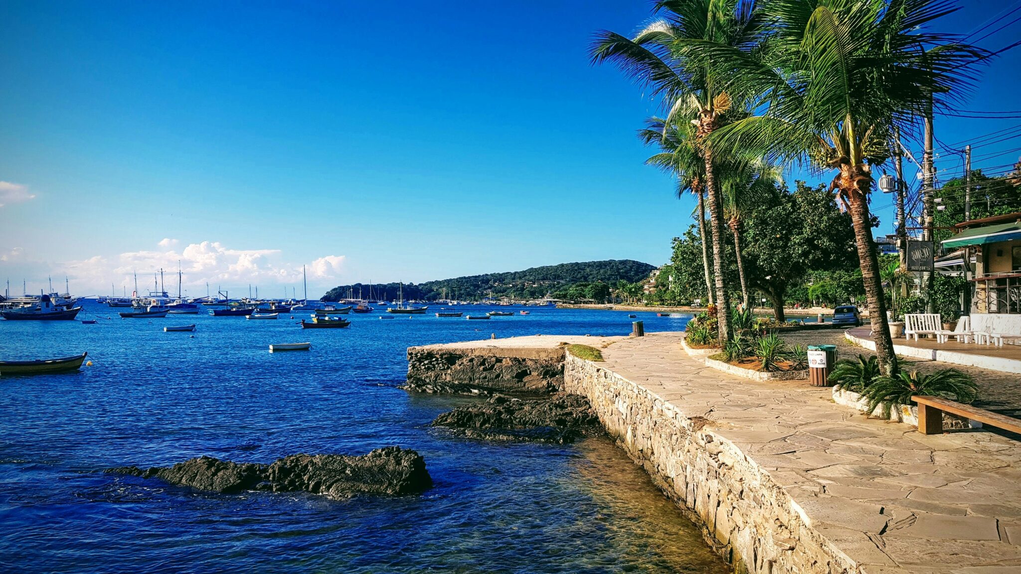 Búzios: O Refúgio Encantador Entre Praias Paradisíacas e Vida Sofisticada